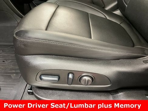 Used 2023 GMC Acadia SLT w/ Preferred Package image 11