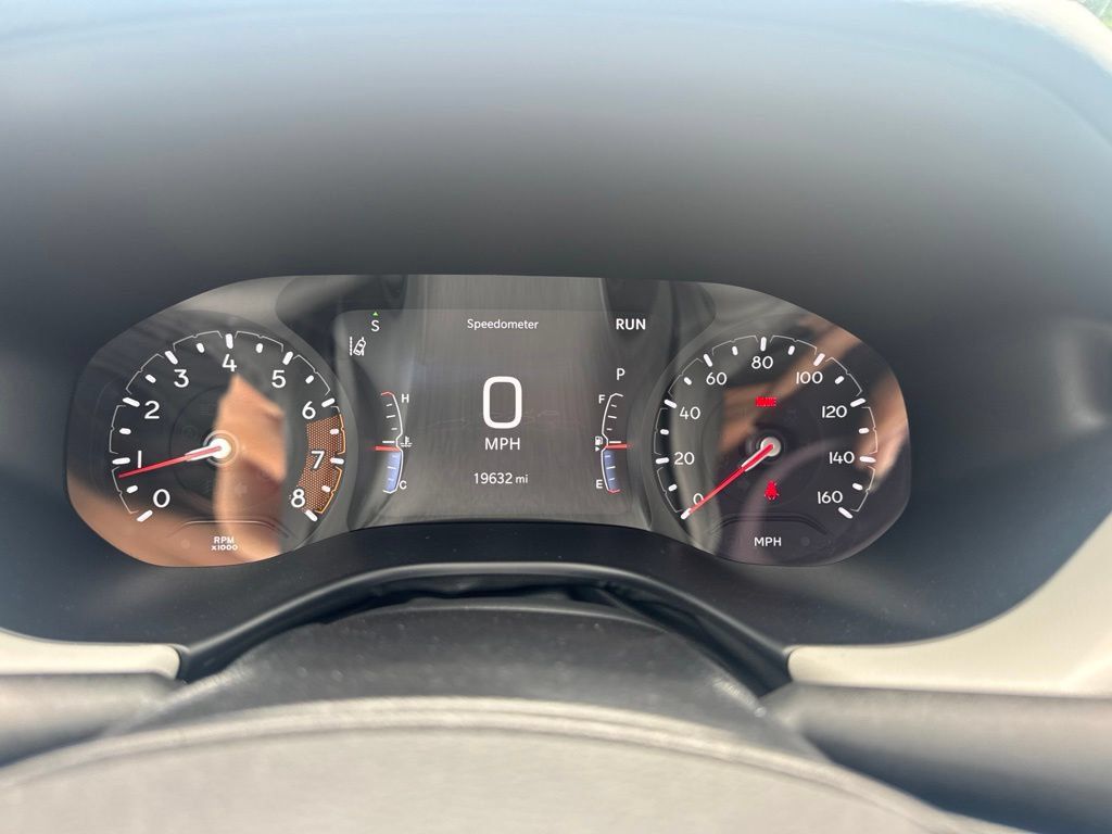 Used 2025 Jeep Compass Limited AWD/4WD image 14