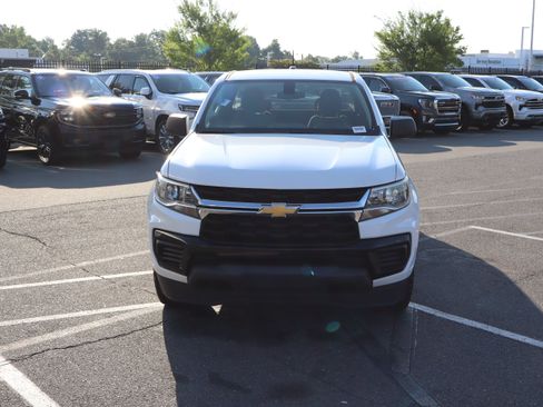 Used 2021 Chevrolet Colorado W/T w/ WT Convenience Package RWD image 3