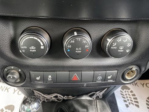 Used 2013 Jeep Wrangler Unlimited Rubicon w/ Connectivity Group image 29