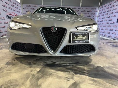 Used 2021 Alfa Romeo Giulia Sprint w/ Sun & Sound Package image 5