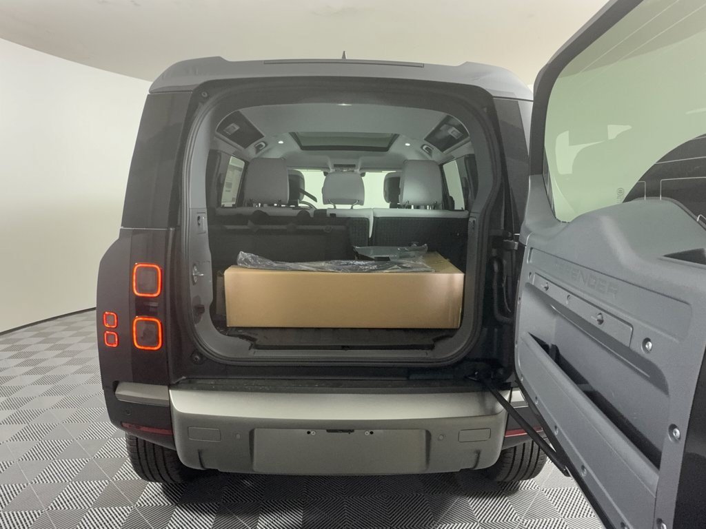 New 2026 Land Rover Defender 110 S AWD/4WD image 28
