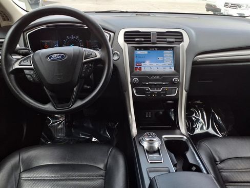 Used 2019 Ford Fusion SE FWD image 25