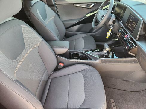 New 2026 Kia Niro LX image 10