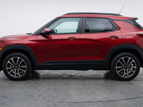 Used 2025 Chevrolet TrailBlazer LT FWD image 5