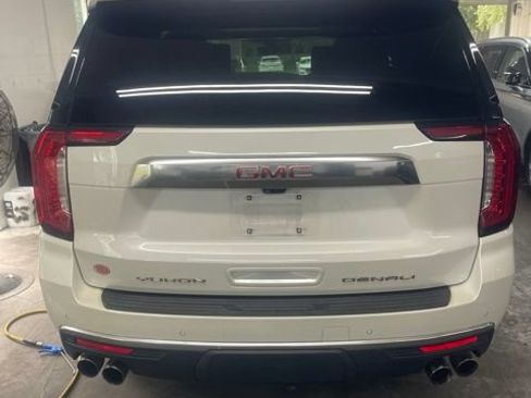 Used 2022 GMC Yukon Denali w/ Denali Ultimate Package AWD/4WD image 7