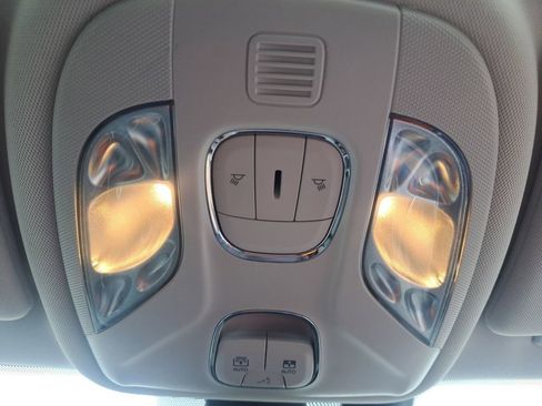 Used 2021 Jeep Compass Latitude w/ Sun and Sound Group image 17