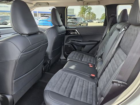 New 2026 Mitsubishi Outlander AWD image 10