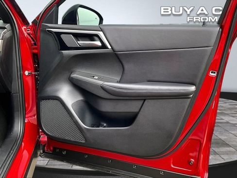 Used 2024 Mitsubishi Outlander SE Black Edition image 24