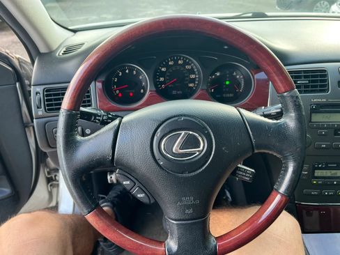 Used 2002 Lexus ES 330 w/ Premium Pkg FWD image 7