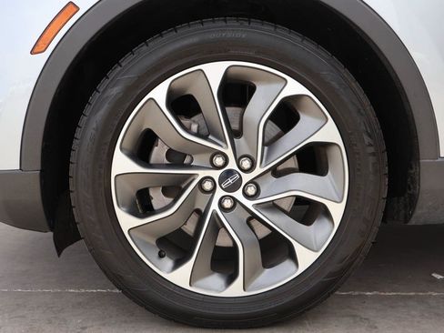 Used 2022 Lincoln Nautilus Reserve w/ Cargo Utility Package FWD image 6