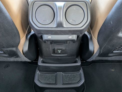 Used 2021 Jeep Wrangler Unlimited Rubicon 4xe w/ Dual Top Group AWD/4WD image 11