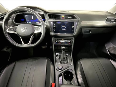 Used 2022 Volkswagen Tiguan SE image 14