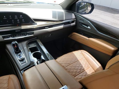 Used 2021 Cadillac Escalade ESV Sport w/ Driver Assist Tech Package AWD/4WD image 18