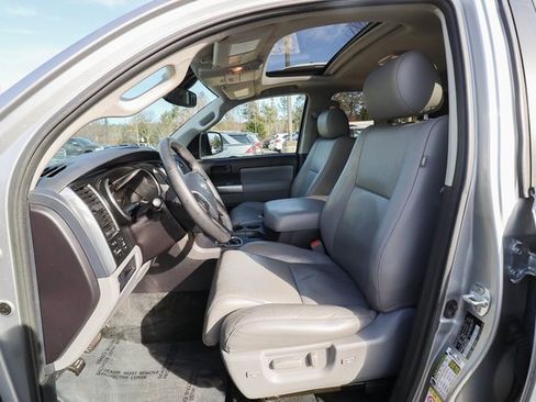 Used 2018 Toyota Sequoia SR5 image 26