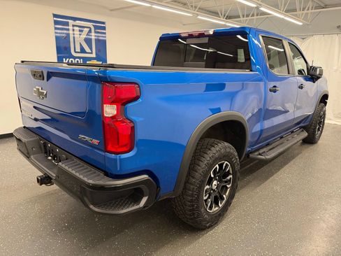 Used 2022 Chevrolet Silverado 1500 ZR2 w/ Technology Package AWD/4WD image 2