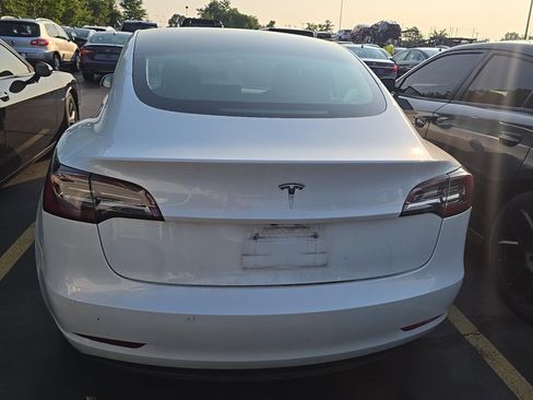 Used 2020 Tesla Model 3 Standard Range Plus RWD image 4