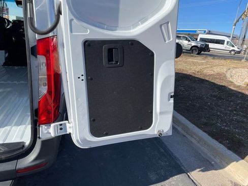 Used 2023 Mercedes-Benz Sprinter 2500 image 17