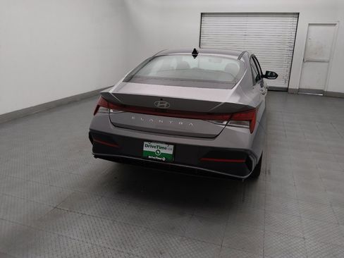 Used 2025 Hyundai Elantra SEL FWD image 7
