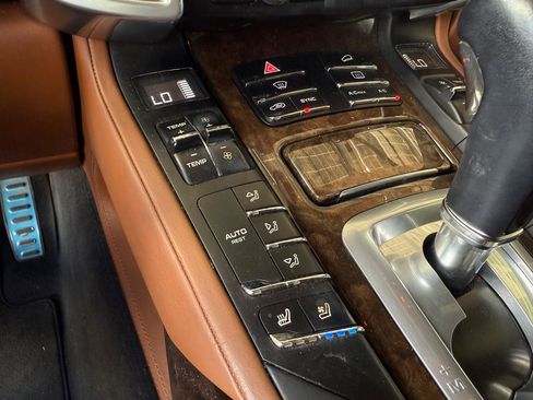 Used 2016 Porsche Cayenne GTS w/ Premium Package Plus AWD/4WD image 22