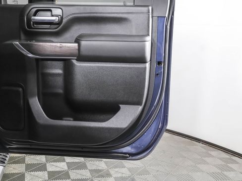 Used 2020 Chevrolet Silverado 2500 LTZ w/ LTZ Premium Package image 48