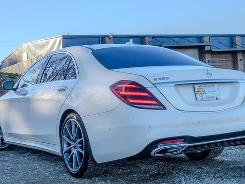 Used 2020 Mercedes-Benz S 560 Sedan w/ AMG Line Exterior image 3