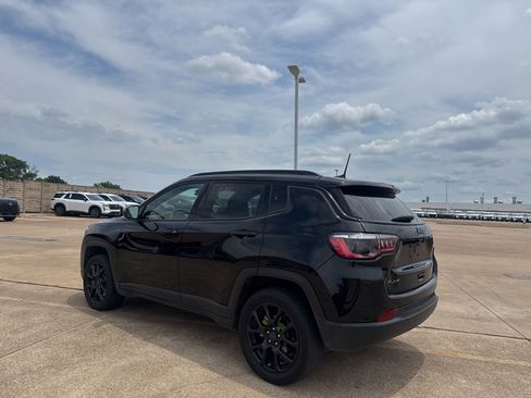 Used 2025 Jeep Compass Latitude w/ Altitude Special Edition AWD/4WD image 14