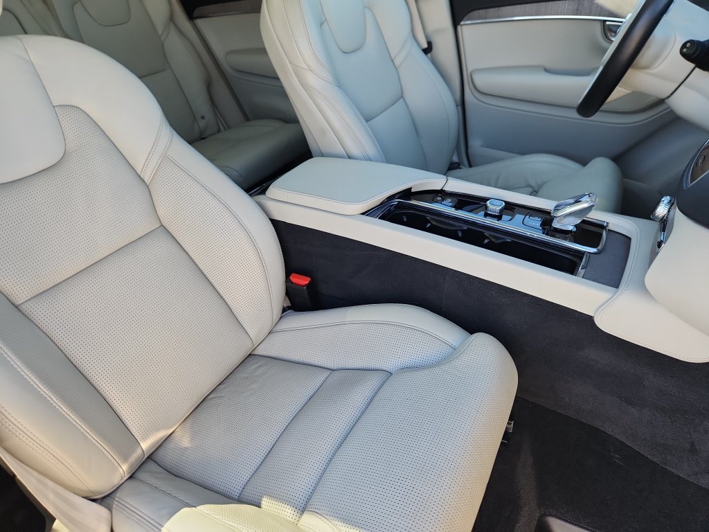 Used 2023 Volvo XC90 T8 Ultimate AWD/4WD image 20