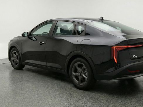 Used 2025 Kia K4 LXS image 6