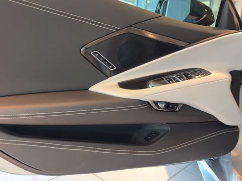 Used 2026 Chevrolet Corvette Stingray Premium Conv w/ Z51 Performance Package RWD image 9