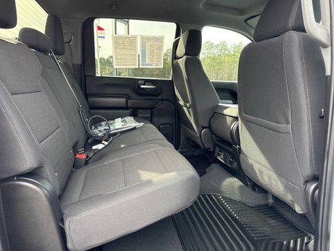 Used 2025 Chevrolet Silverado 2500 Custom w/ Custom Value Package image 13