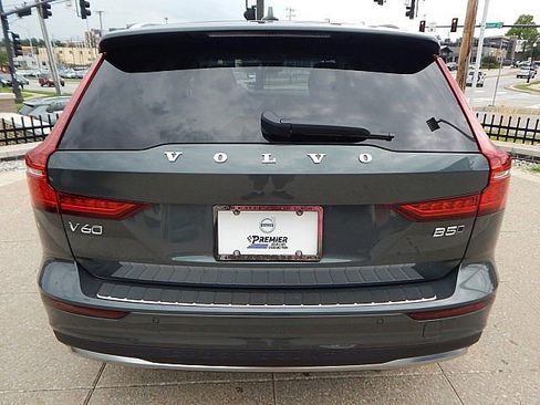 New 2026 Volvo V60 B5 Cross Country Plus w/ Climate Package image 9
