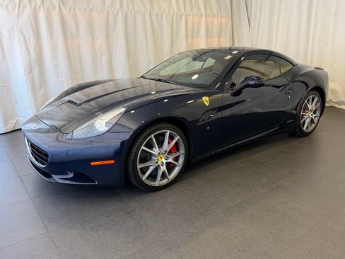 Used 2010 Ferrari California RWD image 1