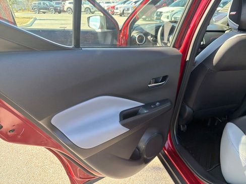 Used 2024 Nissan Kicks SR w/ SR Premium Package image 19
