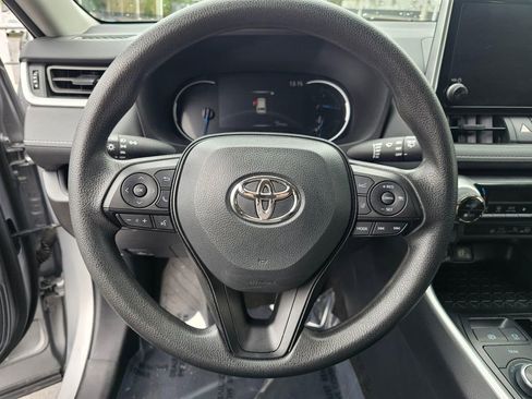 Certified 2025 Toyota RAV4 LE image 27