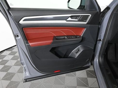 Certified 2022 Volkswagen Atlas Cross Sport SEL Premium R-Line image 22