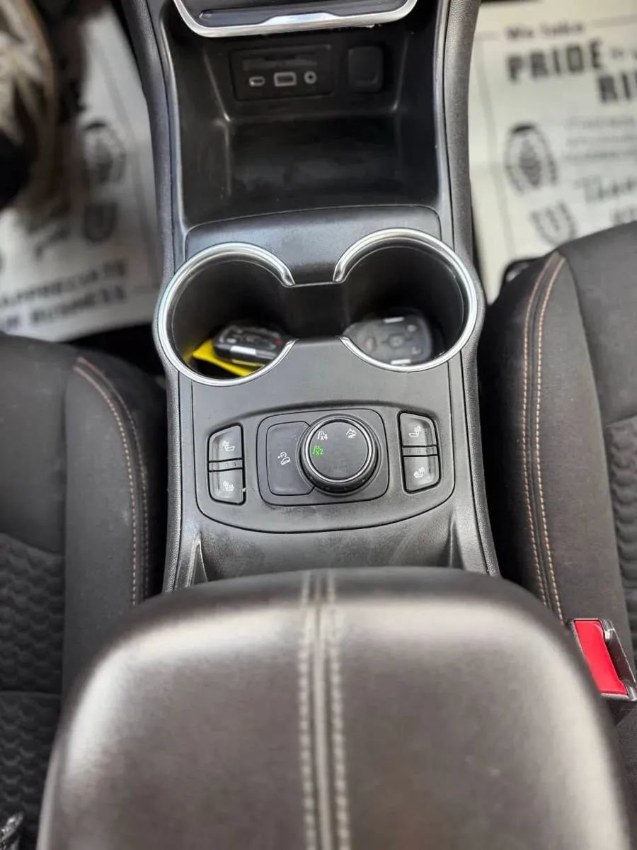 Used 2018 GMC Terrain SLE w/ Driver Convenience Package AWD/4WD image 11