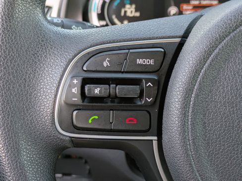 Certified 2017 Kia Niro LX image 20