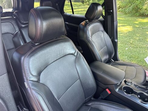 Used 2017 Ford Explorer Sport w/ Equipment Group 401A AWD/4WD image 30