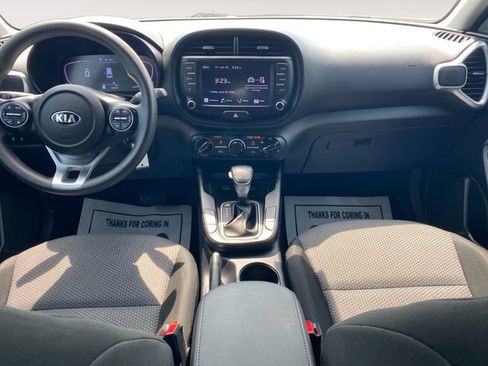 Used 2023 Kia Soul LX FWD image 10