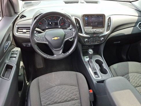 Used 2019 Chevrolet Equinox LT w/ Sun & Navigation Package AWD/4WD image 2