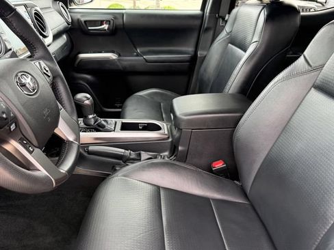 Used 2023 Toyota Tacoma Limited RWD image 12