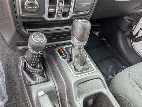 Used 2019 Jeep Wrangler Unlimited Sahara AWD/4WD image 13
