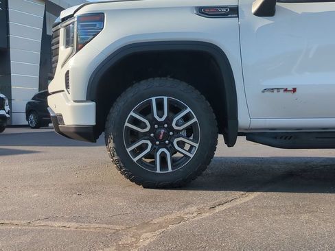 New 2026 GMC Sierra 1500 AT4 w/ AT4 Premium Package AWD/4WD image 16