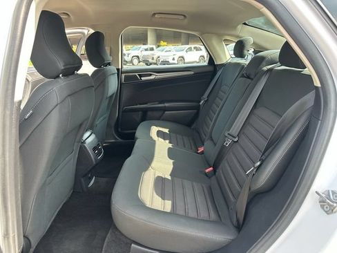 Used 2018 Ford Fusion SE w/ Fusion SE Technology Package FWD image 23