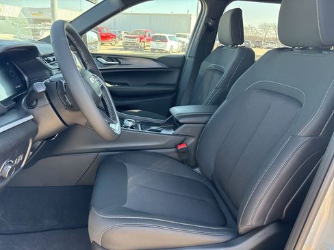New 2026 Jeep Grand Cherokee L Laredo w/ MOPAR Finishing Package AWD/4WD image 10