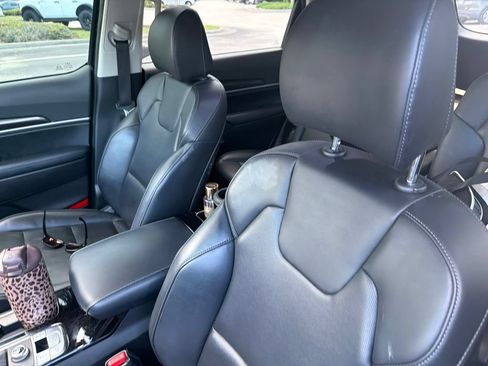 Used 2024 Kia Telluride S w/ S Sunroof Package FWD image 9