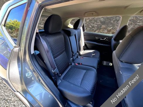Used 2018 Nissan Rogue SV AWD/4WD image 23