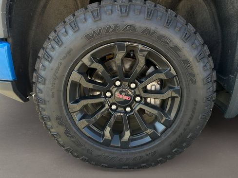 Used 2022 GMC Sierra 1500 AT4X AWD/4WD image 10