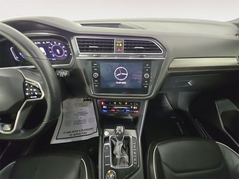 Used 2022 Volkswagen Tiguan SEL R-Line image 11
